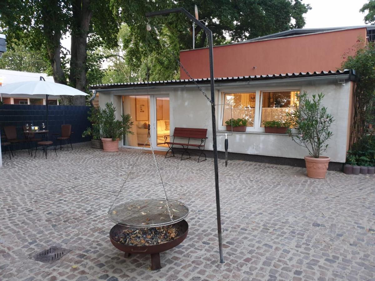 Ferienwohnung Lindenhof, Zentrumsnah Mit Terrasse Und Grillmoeglichkeit Magdeburgo Exterior foto